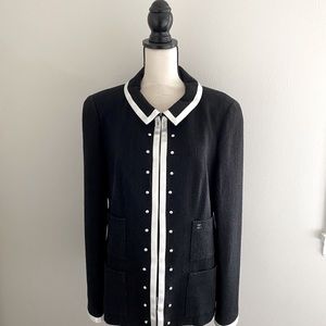 Gorgeous Chanel light/medium weight jacket